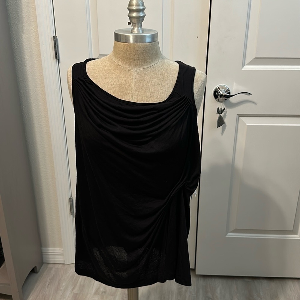 SIMPLY VERA WANG BLACK TANK SZ M VERSATILE SPRING SUMMER